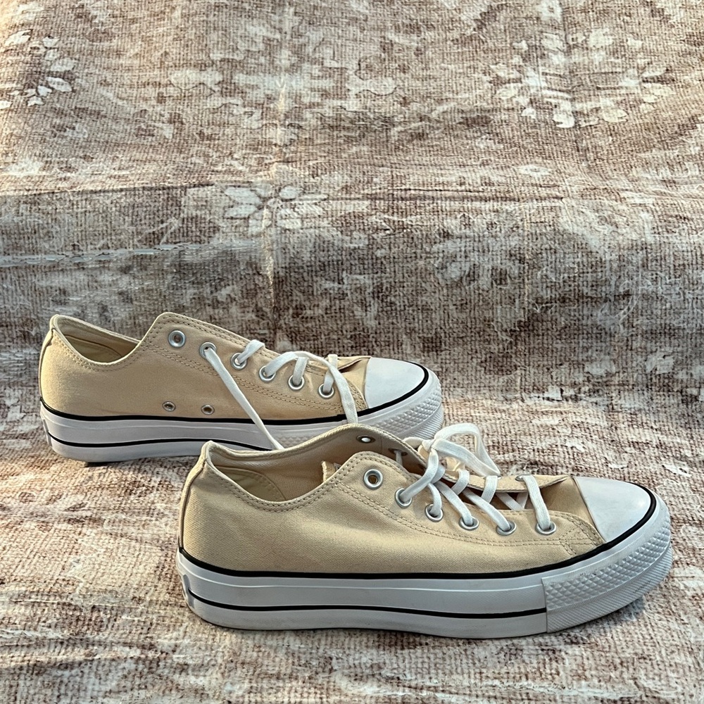 Converse Low Top Platform Sneakers - Cream with White Accents Women’s 9.5 - Picture 3 of 10